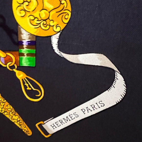 Hermès Multicolor Silk ‘Petit Main’.  By Caty Latham Scarf.  35” - Picture 15 of 16